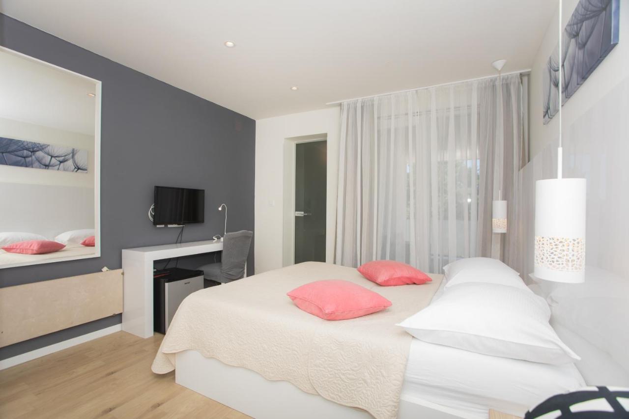 Pansion Zlatna Ribica Otel Brodarica  Dış mekan fotoğraf
