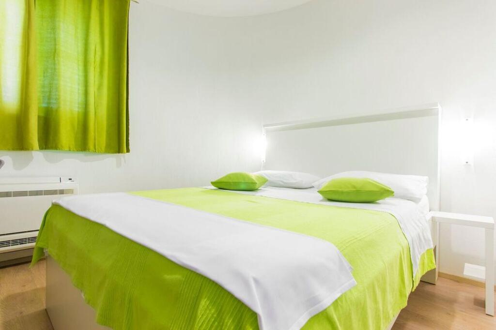 Pansion Zlatna Ribica Otel Brodarica  Dış mekan fotoğraf
